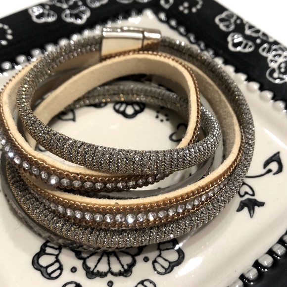 Woman brightly stylish bracelet - Picture 5 of 6